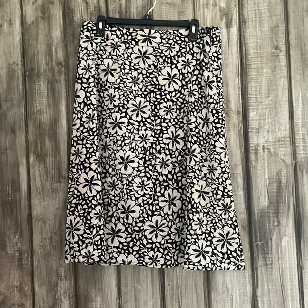Sag Harbor size 12 zip up skirt